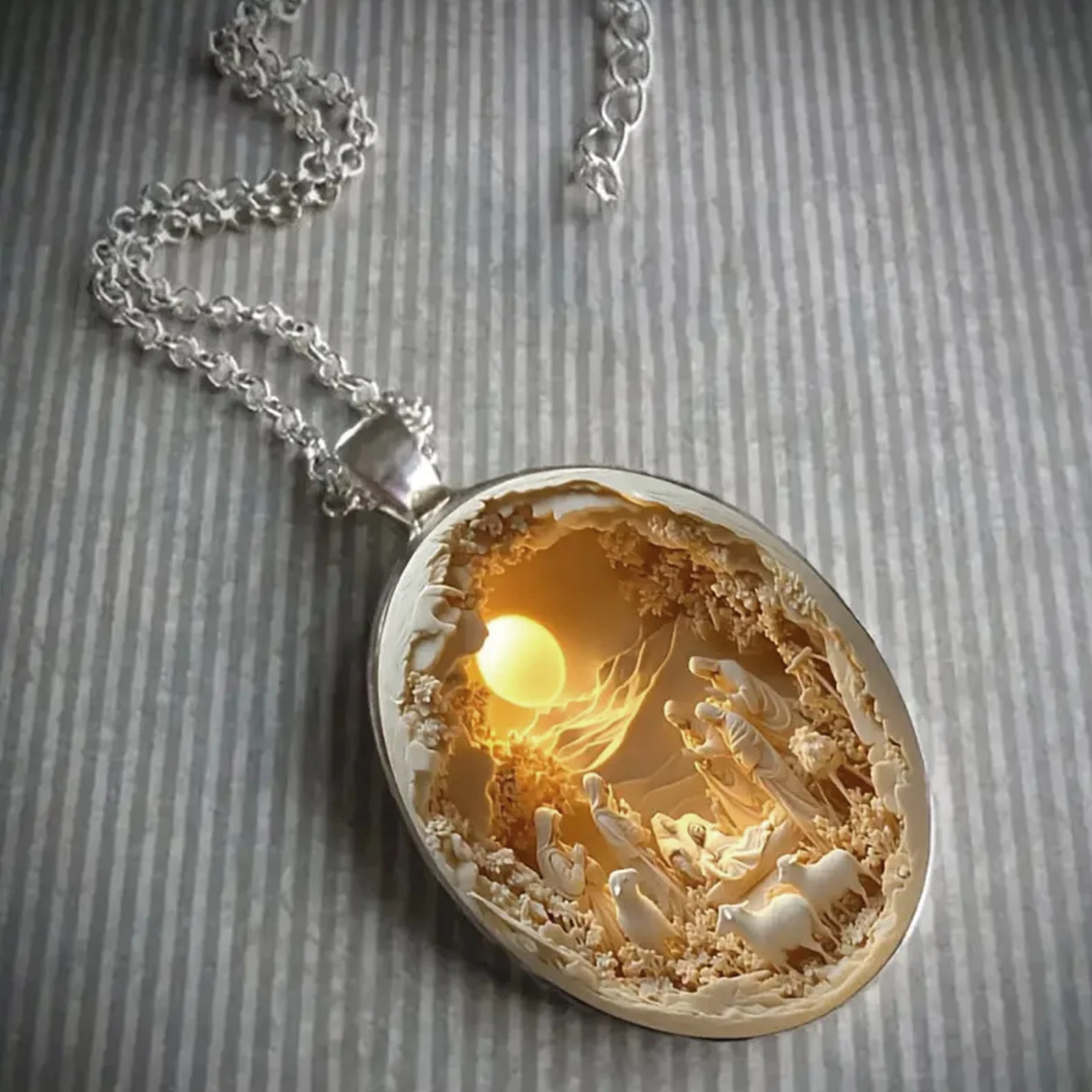 Elegant Oval Pendant Necklace with Mary Joseph & Youngsters Jesus Jesus Nativity Pendant Necklace for Men and Women