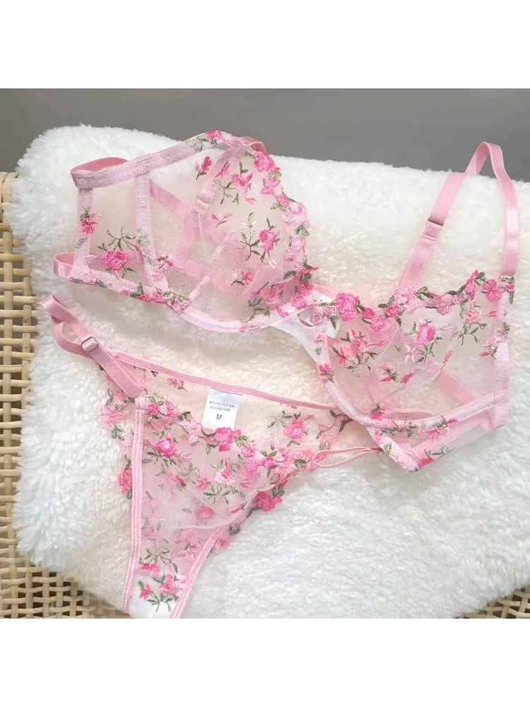 YUQI Ensemble de lingerie de luxe français – Ensemble soutien-gorge et culotte noirs sexy avec broderie florale, intimes transparents et séduisants pour femmes