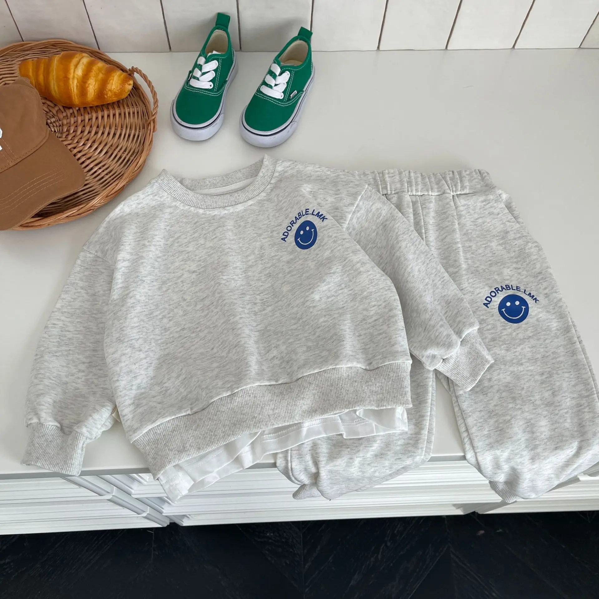 

2023 Korean Spring Autumn Kids Boys Clothes Set Printed Smile Loose Elastic Waist Pants Suit Pullover Simple Children Boy Outfit
