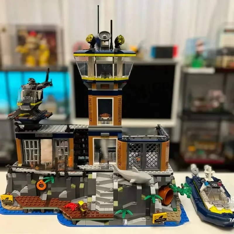 The new city center series, the new police center, the prison model, DIY educational building blocks, children's toys, holiday g