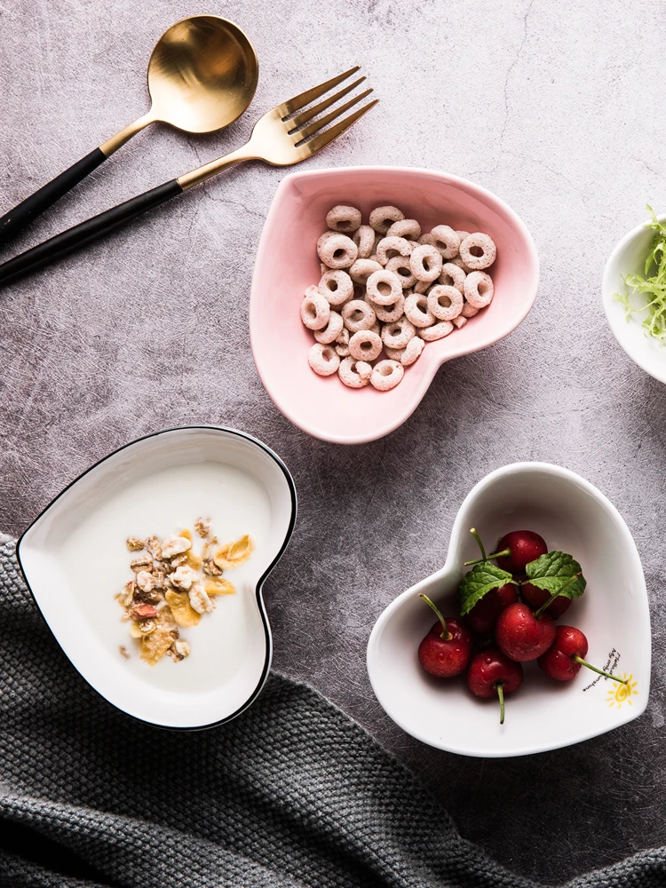 Heart Shaped Salad Bowl - 7.28 Inch Lightweight Melamine Serving Bowl, Red
