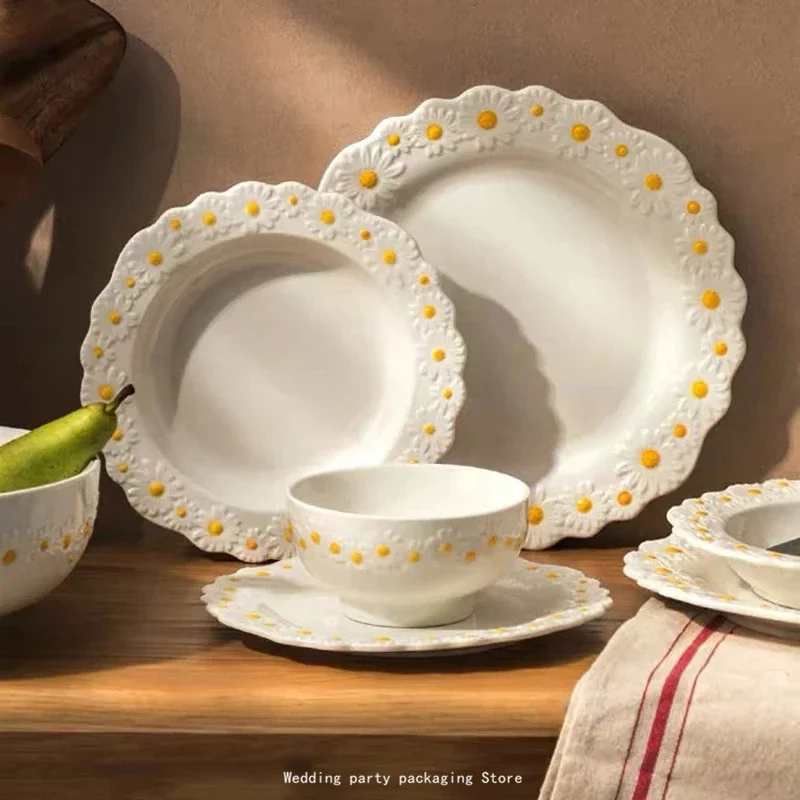 Ceramic Embossed Little Daisy Plate Dinner Household Dishes Rice Soup Bowl Meal Plate Bakeware Kitchen Tableware 1pcs