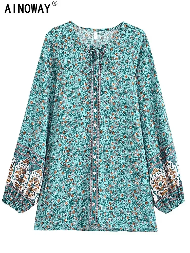 Ilaria | Vintage Bohemian Floral Print Women's T-Shirt