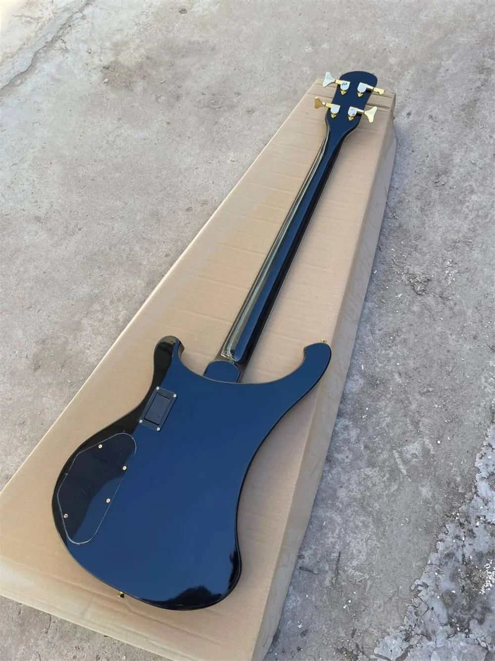 Electric Bass Guitar 4 Strings Electric Bass Guitar with Rosewood Fingerboard Black Hardware Active Pickups