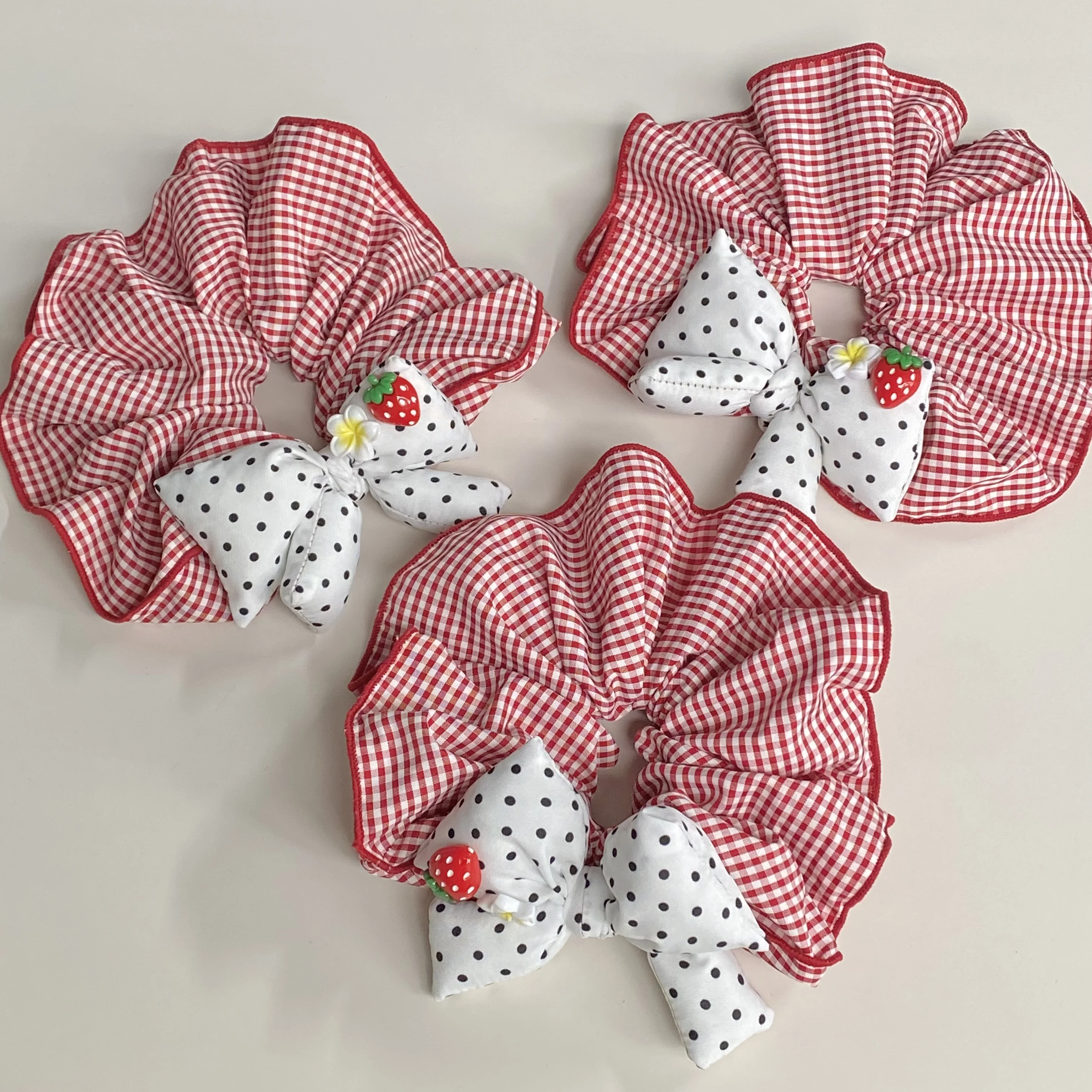 1PC Cute Strawberry Plaid Scrunchies with Polka Dot Bow, Sweet Hair Accessories for Girls, Fashionable Hair Ties for Daily Wear