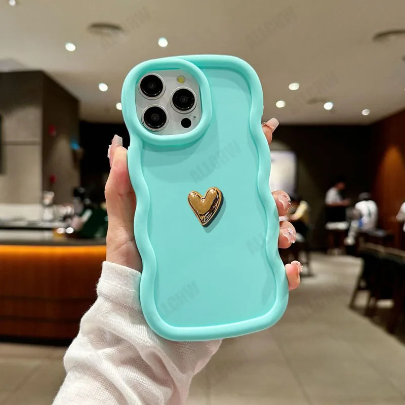 Elegant 3D Gold Heart Wavy Silicone Phone Case