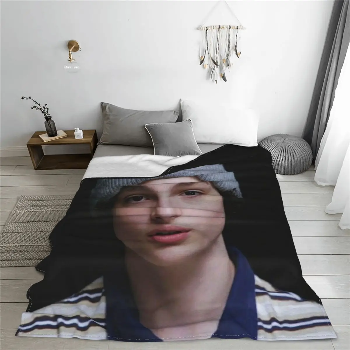 Finn Wolfhard ��� ���� Ŀ�� ���� ����/�ܿ� ��� �ٱ�� ������ ħ�� ħ�� ħ���� ���� ��並 ����