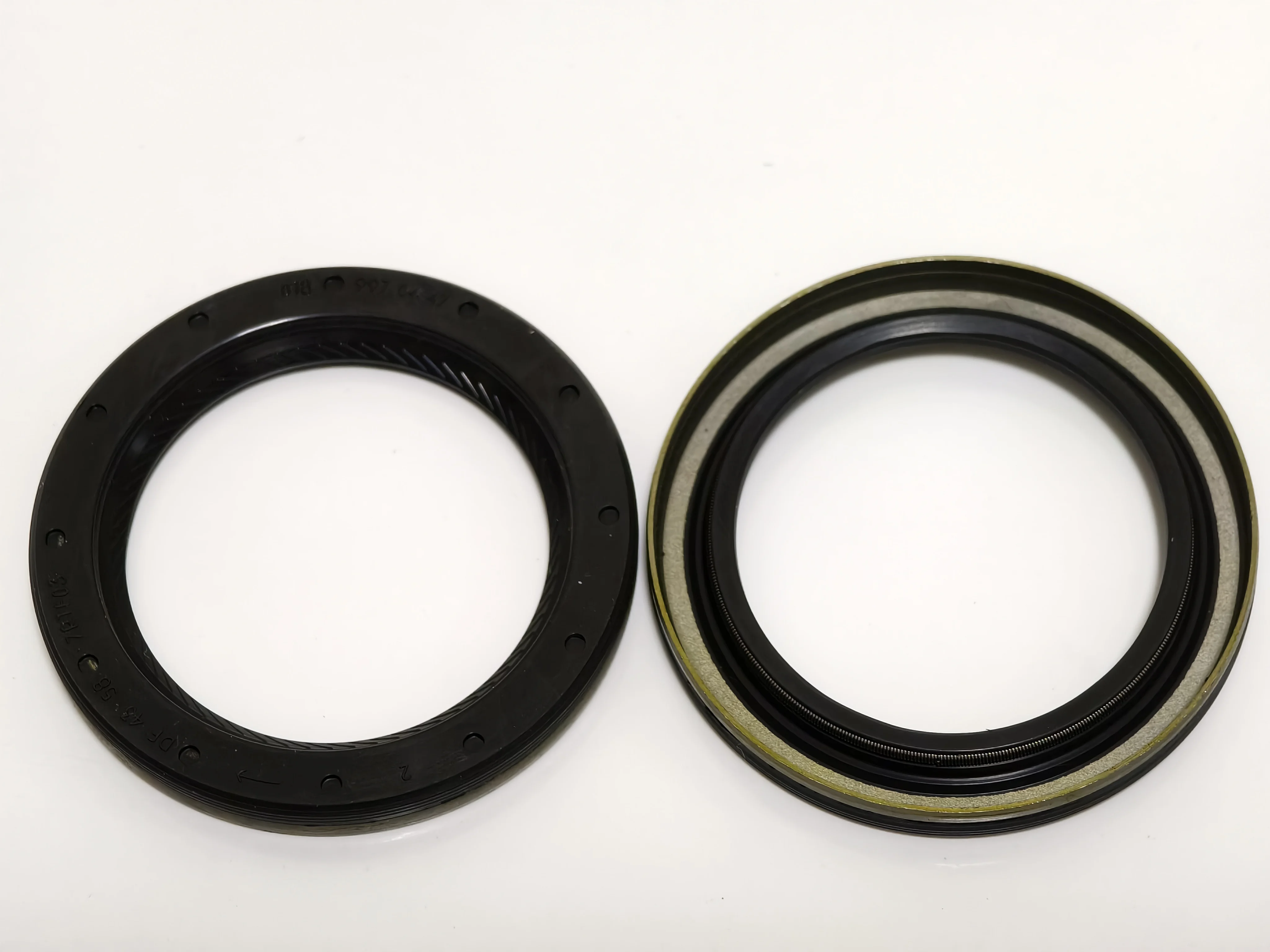 W202 W203 W204 oil pump Seal For Mercedes Benz Car Auto Parts C204 C208 C09 189970447 109974747 109974947 109975047 43*58*7
