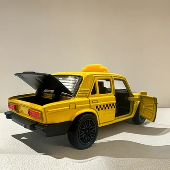 1Pc 2 Designs Random Alloy Car Taxi Model Metal Pull-Back Simulation 12.5*5.2cm Double Doors Toy Car With Trunk 2