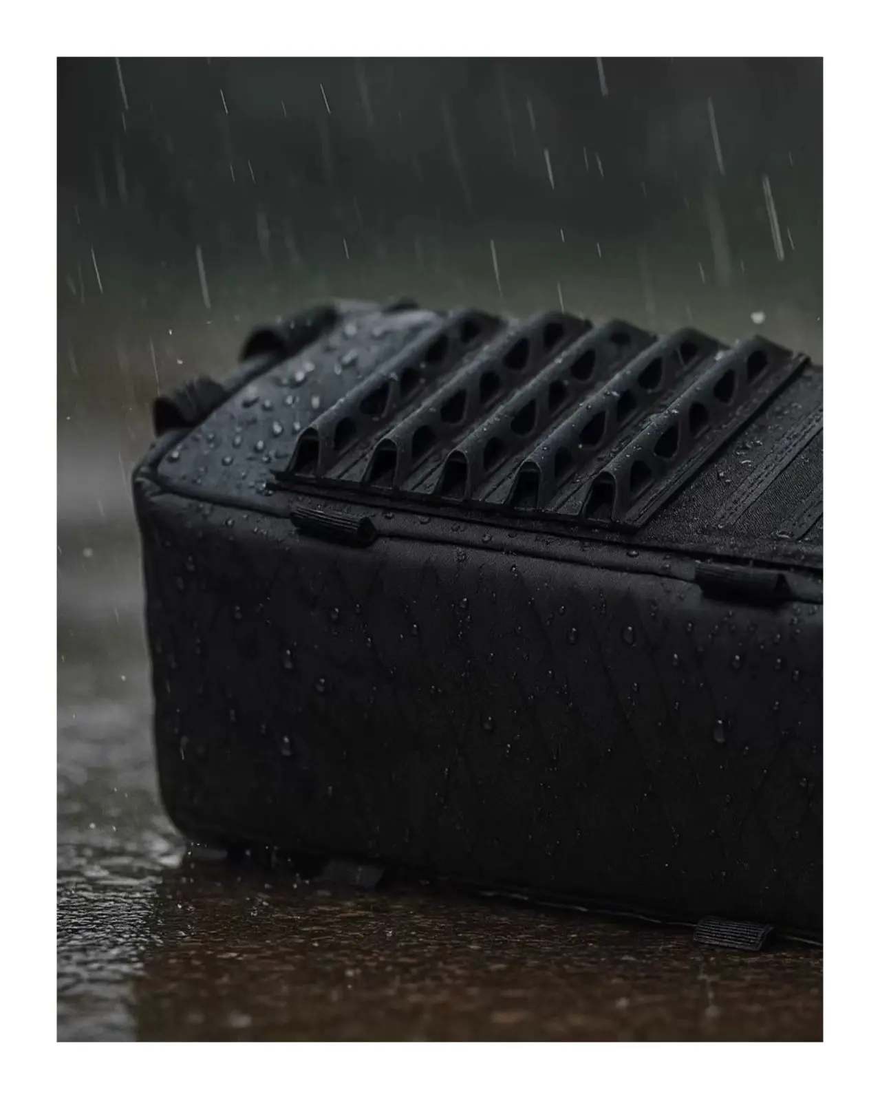 NRS K-2 Camera bag xpac material ykk zippers molle hinge connectable edc carrier techwear accessories 6 NRS K-2 Camera bag xpac material ykk zippers molle hinge connectable edc carrier techwear accessories