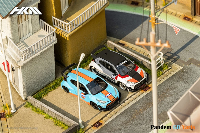 

HKM 1:64 GR Yaris Pandem Rocket Bunny Blue / TRD Griffon коллекция литых моделей автомобилей в миниатюре