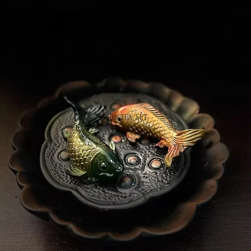 2 resin carp color changing tea pets lucky ornaments with surplus tea every year playing tea table mascots