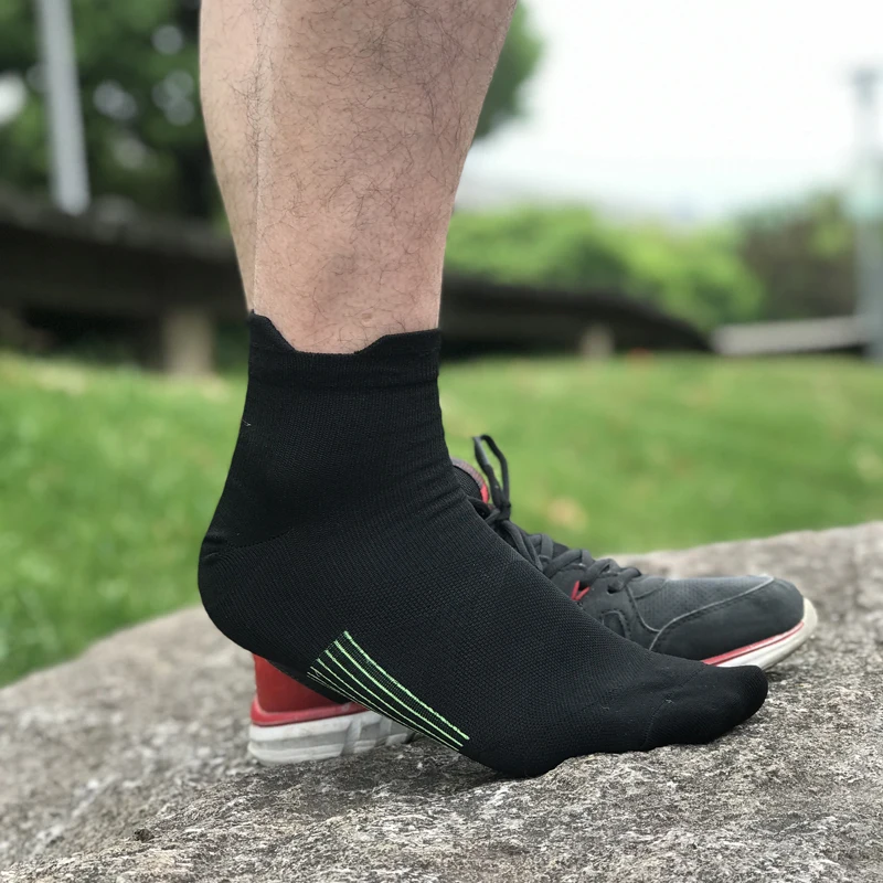 Running Socks Basketball Socks Summer Sport Socks Anti-sweat Unisex Women Men Short Tube Breathable Socks Outdoor Running Basketball Soccer Fitness Ankle