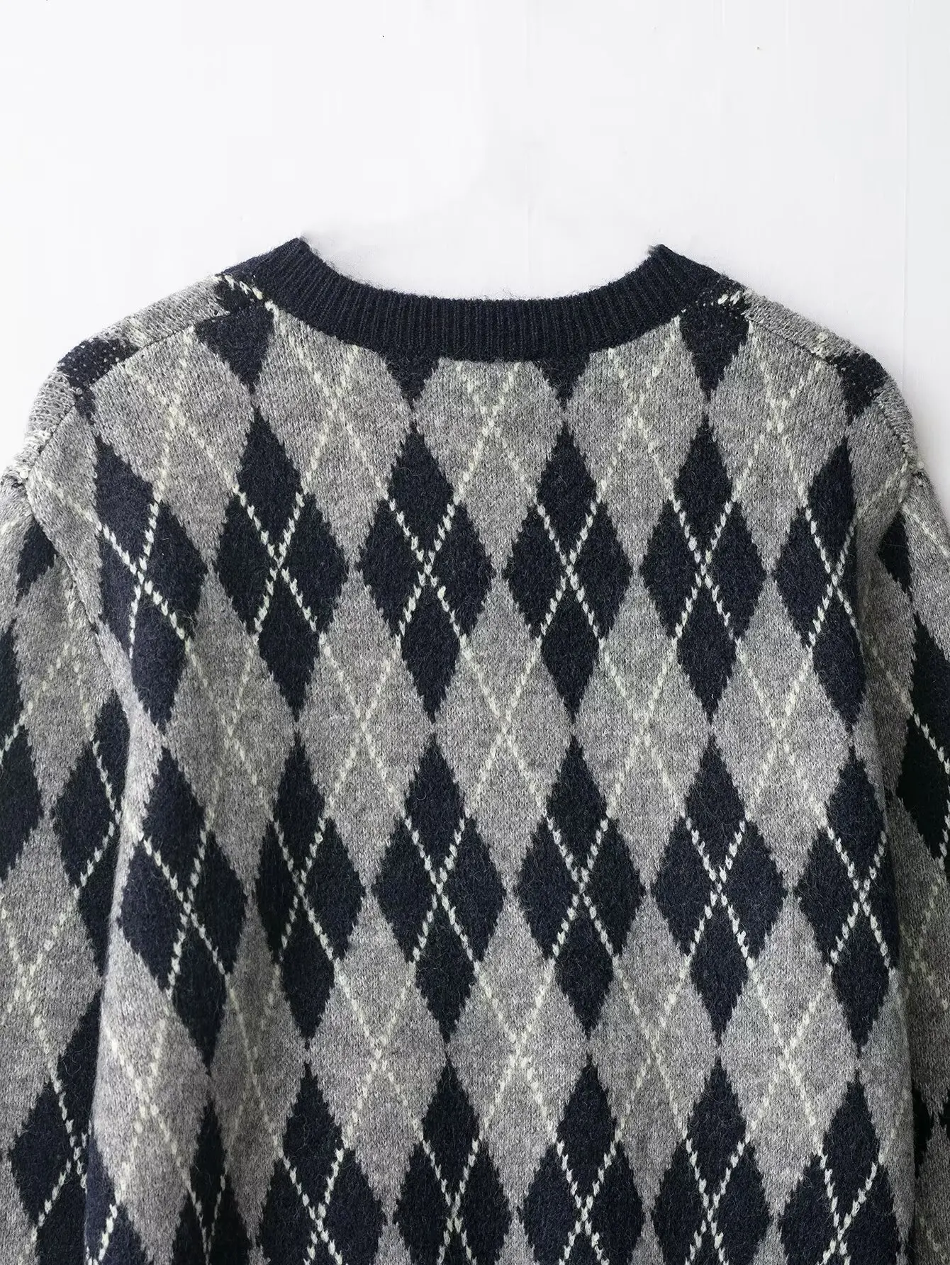 Women Casual Fashionable Argyle Knitted Sweater Female O-Neck Long Sleeved Sweater Pullover Retro Commute High Street Knitted To