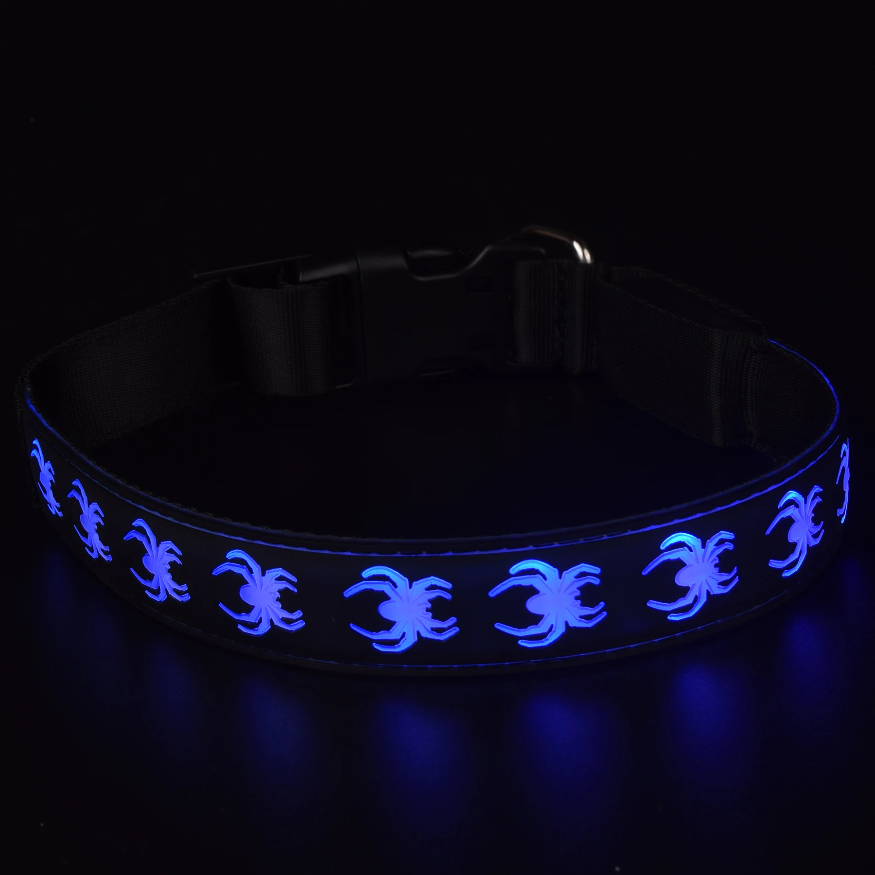 

Rechargeable LED Dog Collar Rainproof 15 Flash Modes Light Up Pet Collars