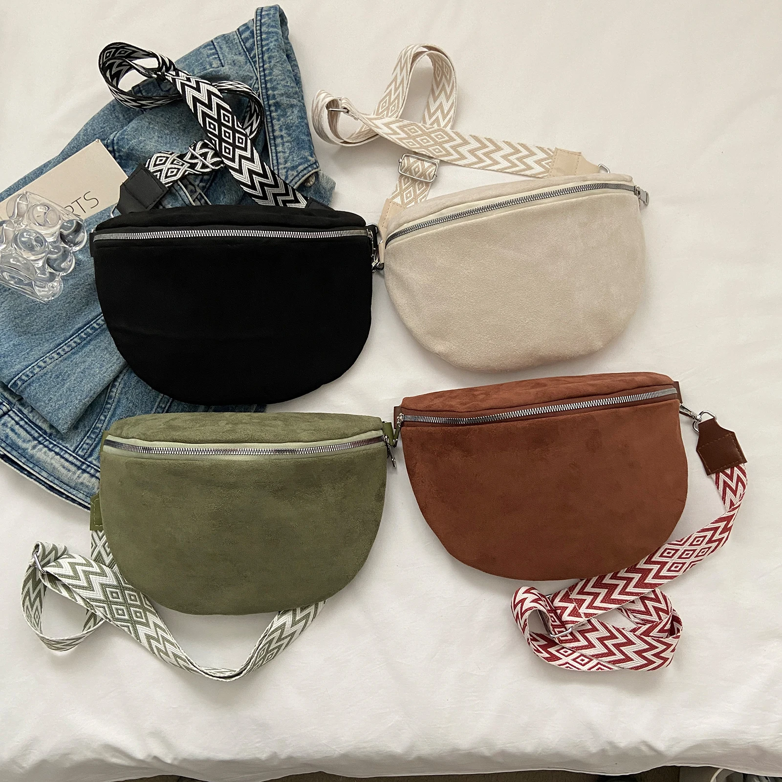 Women Casual Sling Bag Solid Color Chest Bag Half Moon Crossbody Bag Adjustable Wide Strap Fashion Waist Bag for Travel Shopping