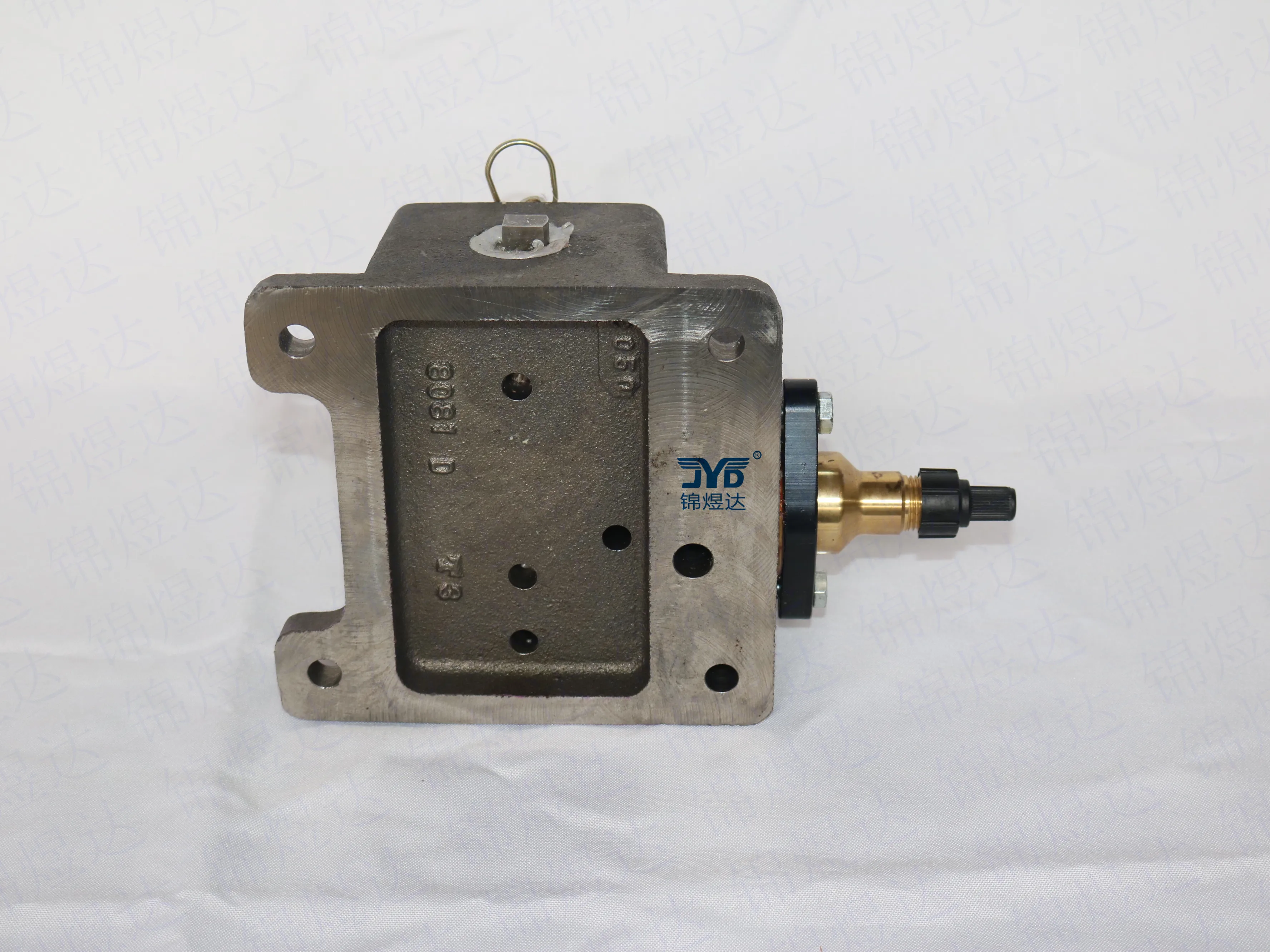 Рисунок 2 - Запчасти для чиллера Trane CTV KIT15781