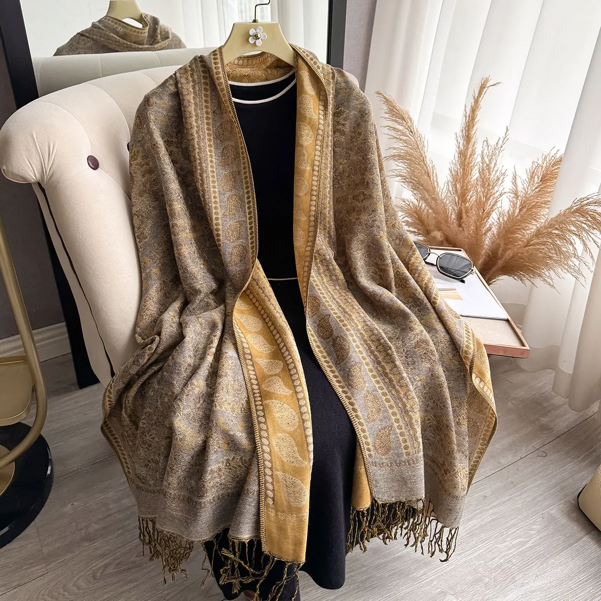 2025 Latest Women Scarf Spring Summer Luxury Bohemian Style Shawl Jacquard Paisley Pattern Designer Lady Muslim Hijab Pashmina