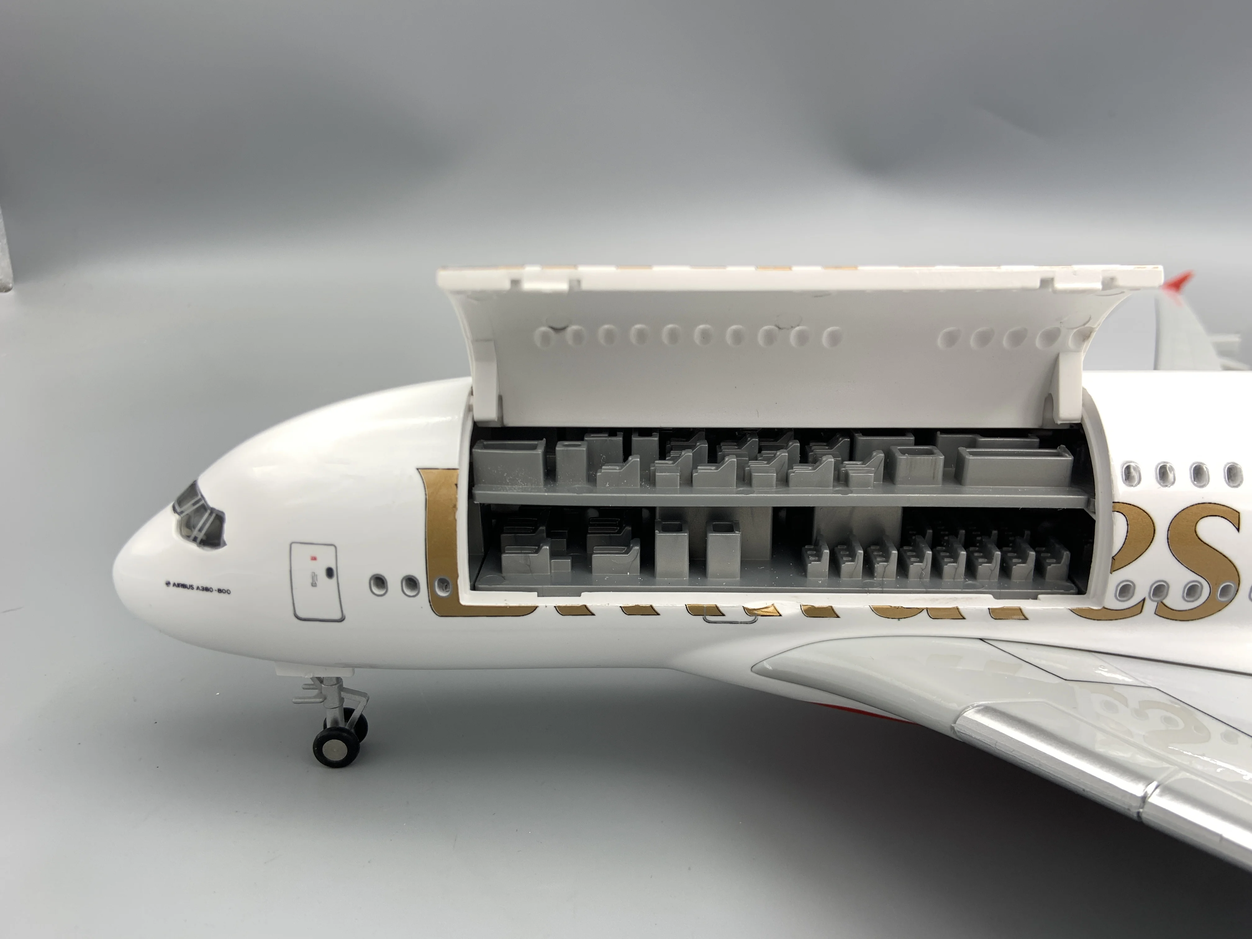 エアバス A380 1/160スケール UAE 旅客機 モデル エアバス A380 1/160スケール UAE 旅客機 モデル 1/160 Scale