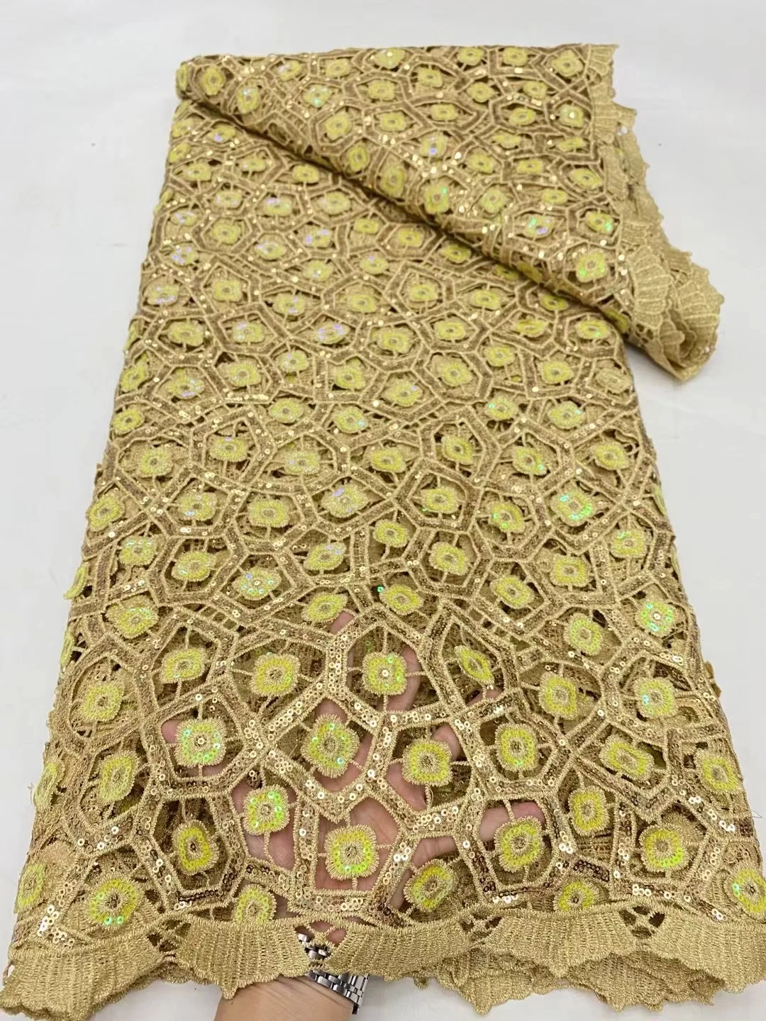 

Мода 2024 Высокое качество африканская нигерийская вышивка кружевная ткань тюль свадебное платье для вечеринки водорастворимые блестки 5 ярдов DP0211