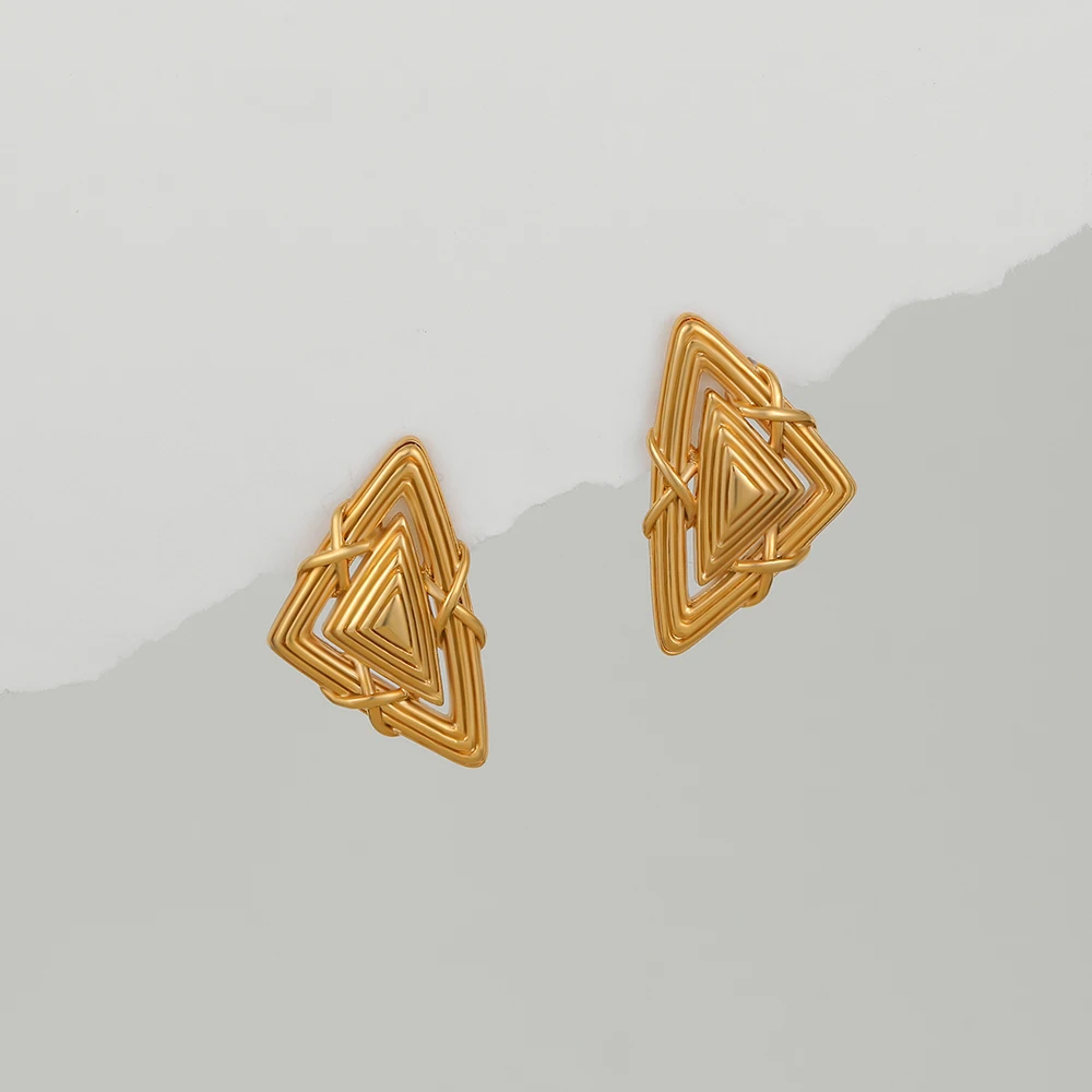 Retro Metal Hollow Spiral Triangle Stud Earrings for Women Girls Gold Plated PVD Texture Earring Hypoallergenic Cadeau Femme