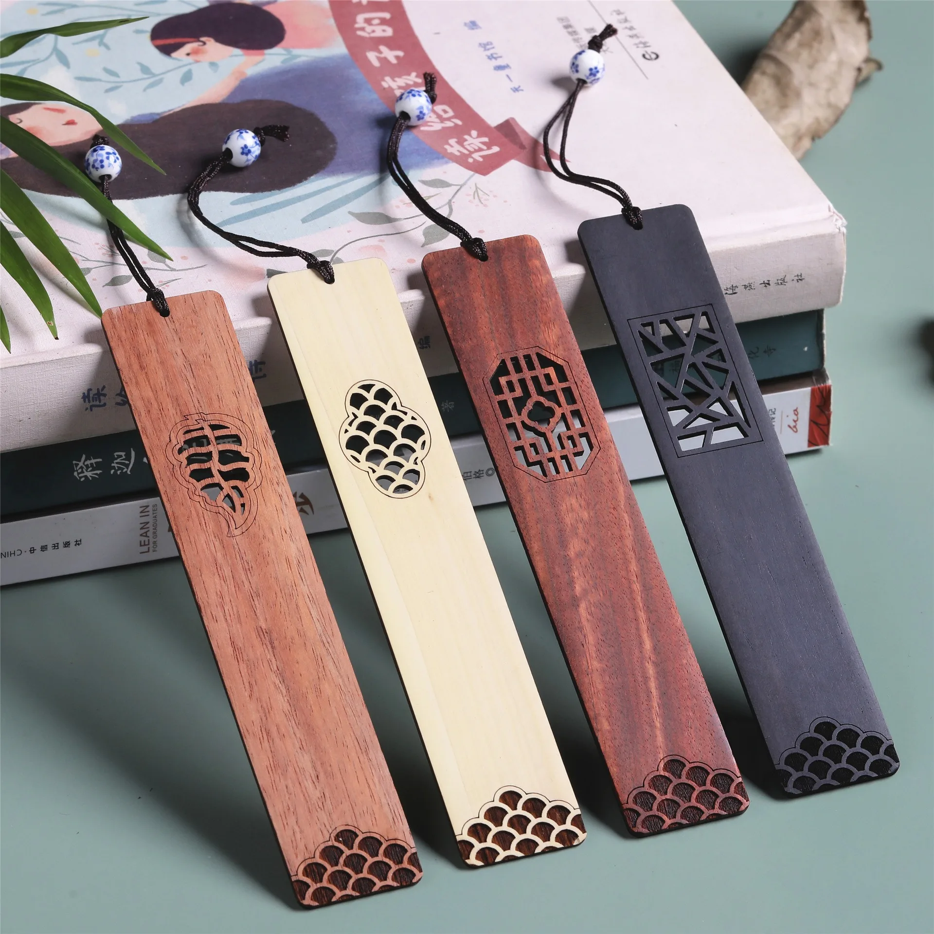 Chinese style wooden bookmark mahogany gift box suit window grilles window lattice carving hollow carved bookmark Wen Chu 1/4pcs wooden bookmark bookmarks stationery supplies