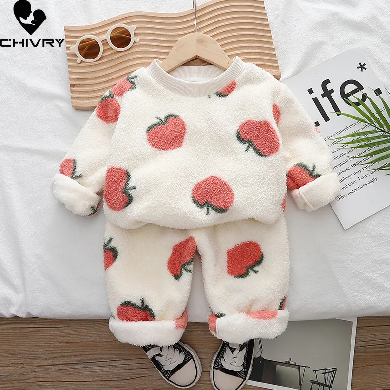 Desenhos animados Strawberry O-Neck conjuntos de roupas para crianças, pijama grosso de flanela quente, pijamas para bebês meninos e meninas, novo, outono e inverno