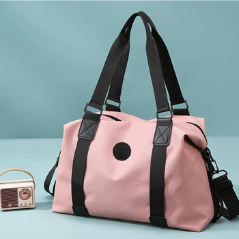 Chic Emblem-detail Duffle Bag for Daily Commute Travel Stylish Multi-color Lightweight Versatile Casual Functional Carry Bag