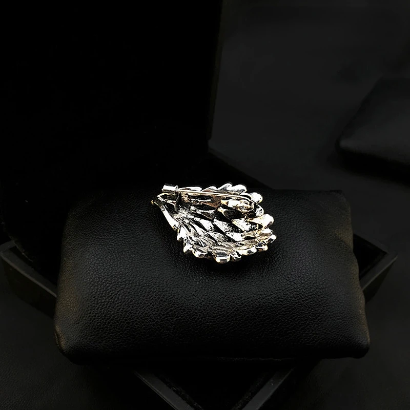 Cute Vivid Hedgehog Brooch Exquisite High-End Retro Animal Corsage Simple Men and Women Coats Pin Accessories Rhinestone Jewelry