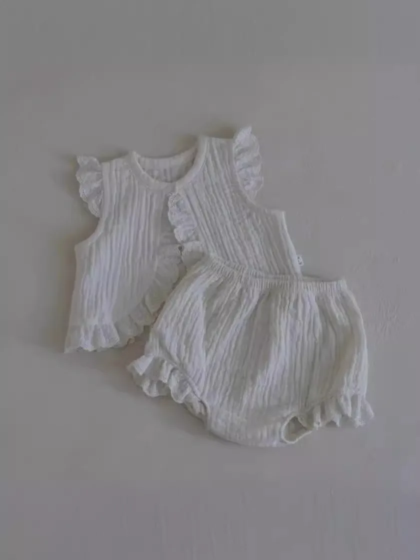 детский хлопковый комплект из жилета и шортов