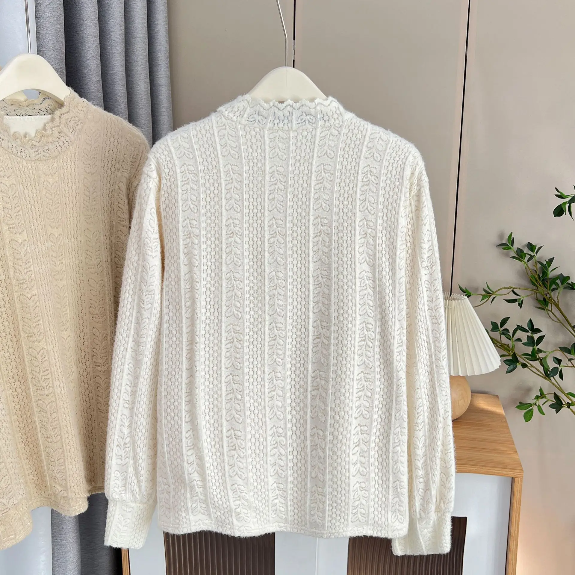 100KG Autumn And Winter Fashion Temperament Fleece Lining Warm T-Shirt Plus Size Women's Basic Stand Collar Lace Tops