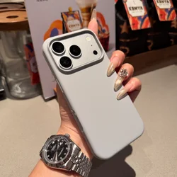 Magnetic Liquid Silicone Phone Case with Built‑in MagSafe and Microfiber Lining - iPhone 15 (Silver Gray)