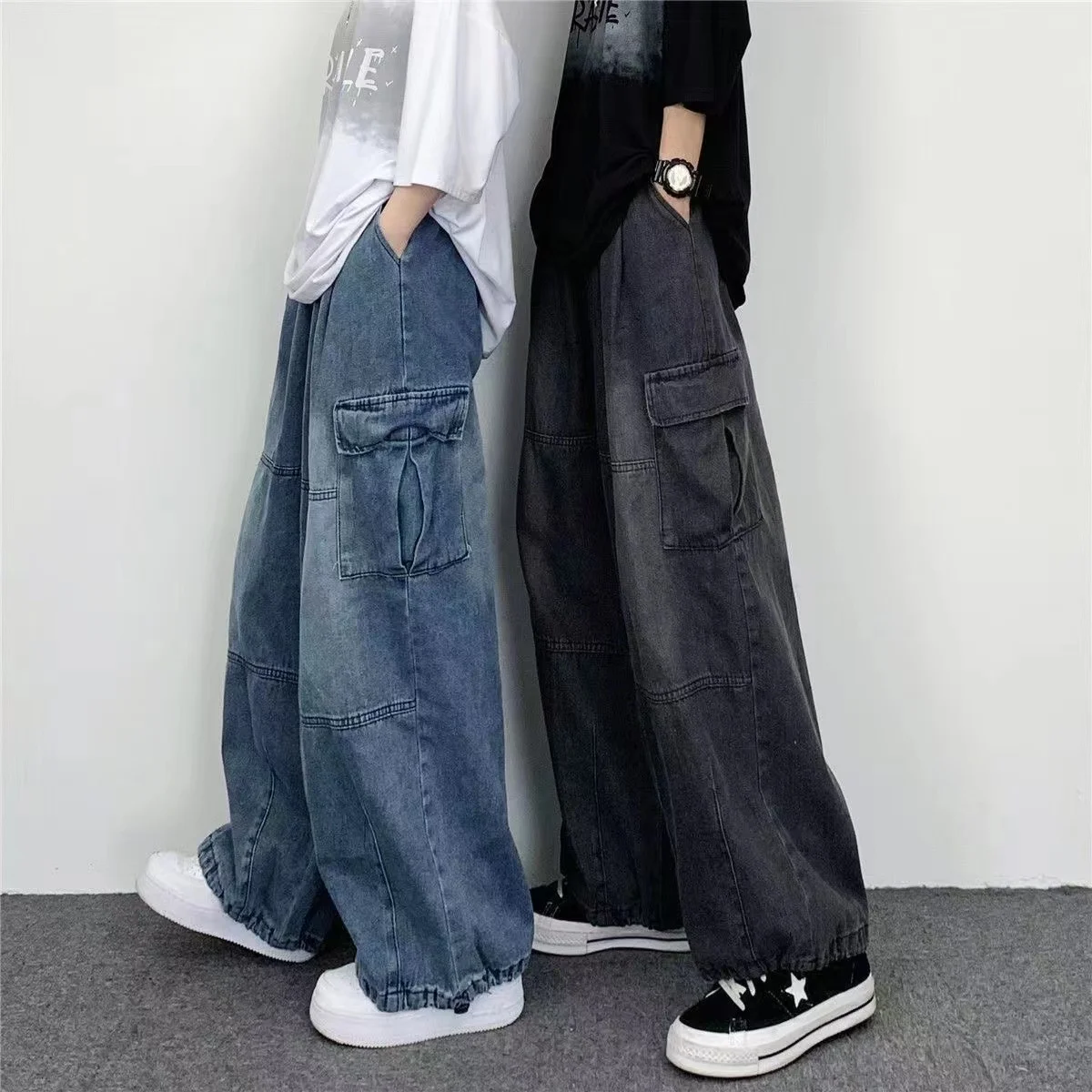 

The new tide brand Hong Kong wind retro feeling relaxed wide leg casual large pocket tooling jeans washed father pants for men a