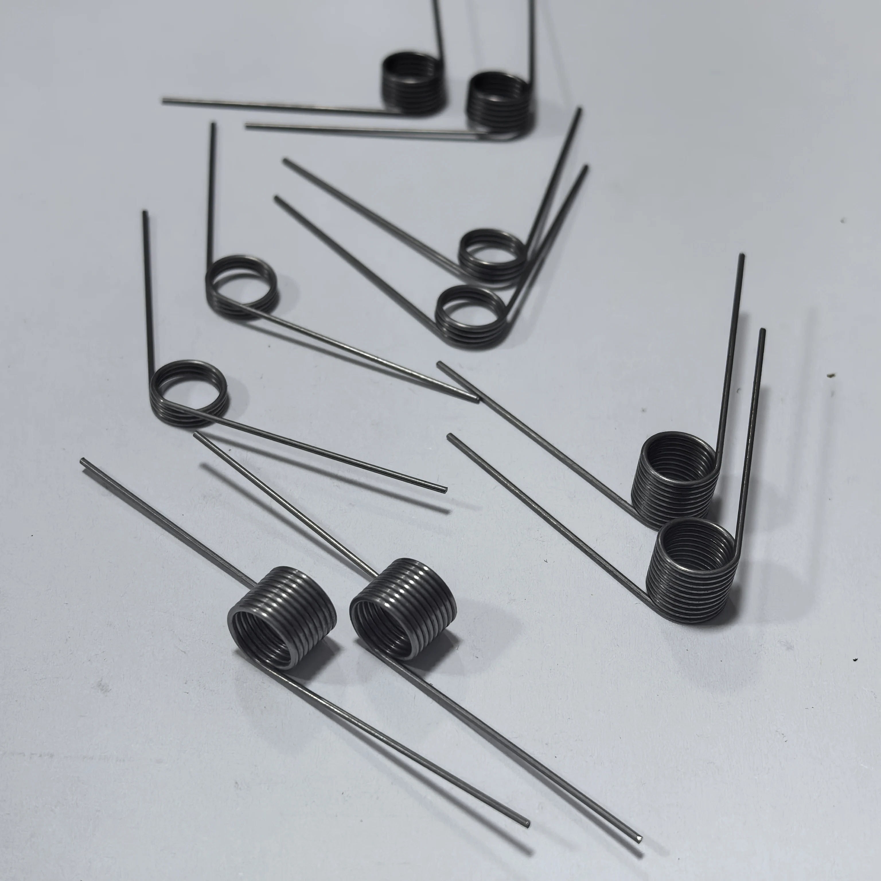 10 V-förmige Federn, Drahtdurchmesser 0,7 mm, Torsionsfedern, Miniatur-Torsionsfedern, Rückstellfedern mit Winkeln von 60/90/120/180 Grad, Torsion – Detail 6