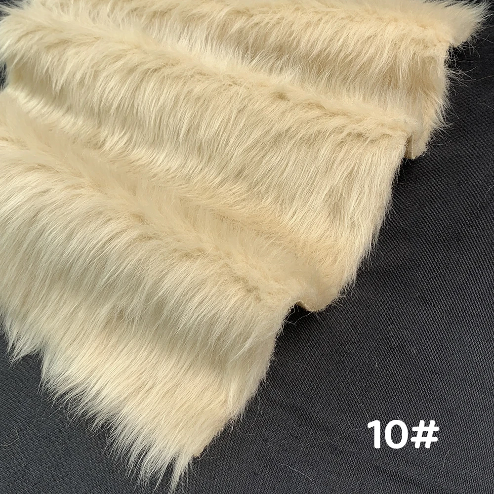 Luxurious Faux Fur Fabric - Medium Thickness, 2.5cm Long Pile, 30x50cm, Ideal for Cosplay and Creative Projects