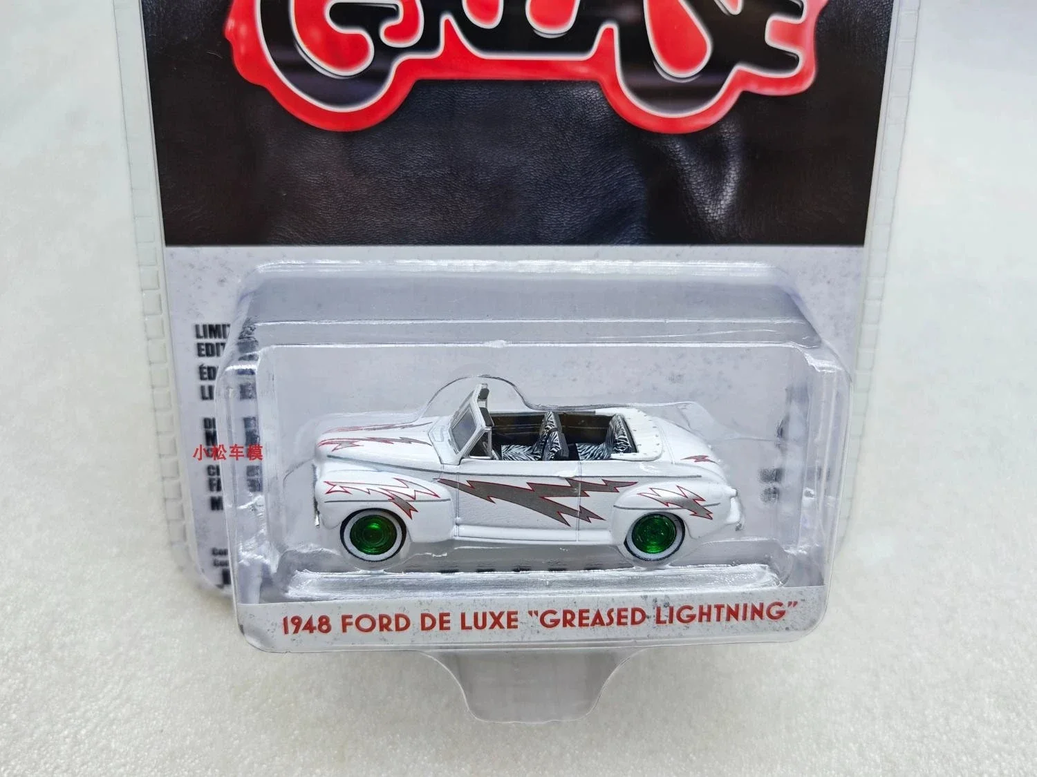 Greenlight 62010A 1:64 Ford De Luxe 1948 Bianco - Modello Diecast Serie Hollywood (Fulmine Grasso)