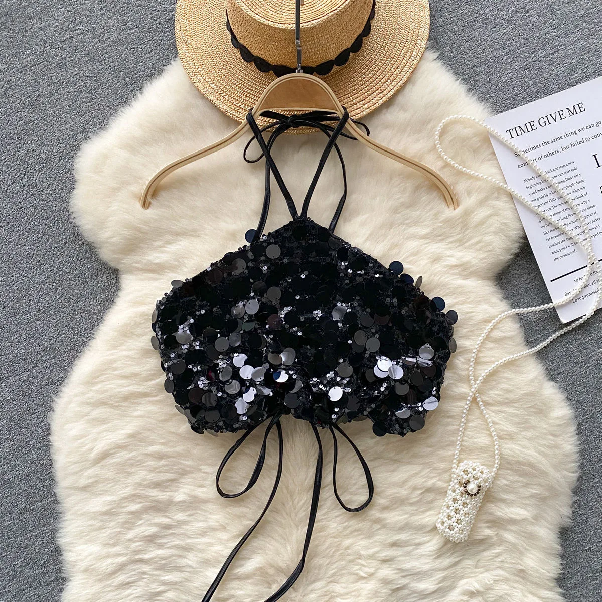 여름 신상 반짝이는 큰 넥홀터 탱크탑 2026 한국 버전 스팽글 백리스 숏탑