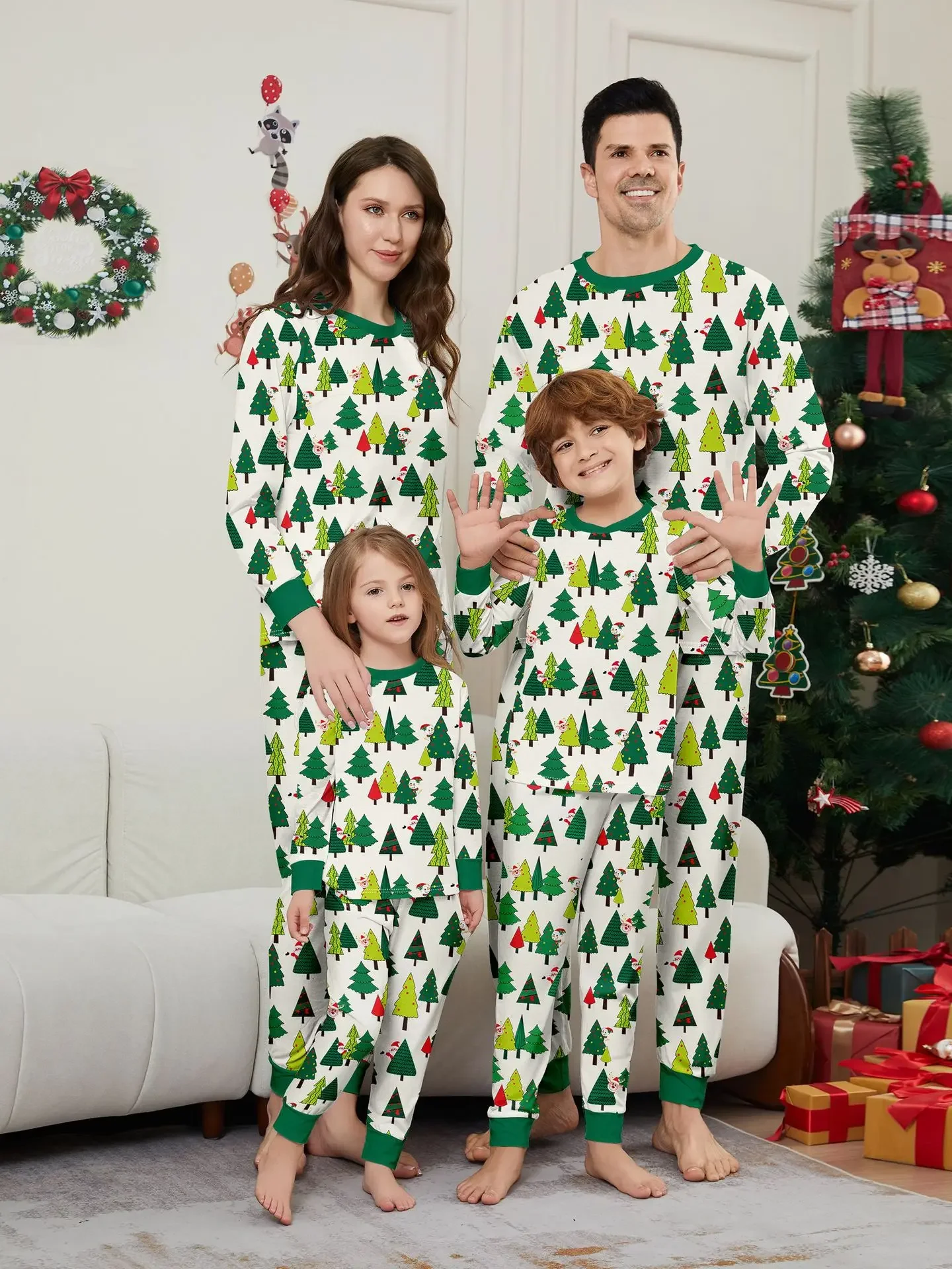 Nuevo conjunto de pijamas navideños con estampado de árbol de Papá Noel y ropa familiar a juego para mujeres, hombres, niños y niñas, pijamas suaves