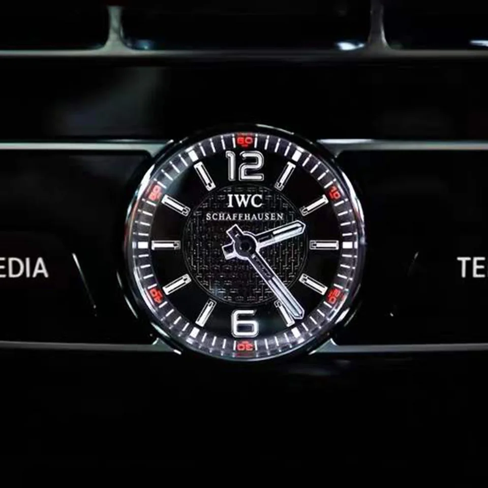 IWC アナログ時計 黒　赤　メルセデスベンツAMG純正 メルセデス · ベンツiwc amg時計sクラスe300l S320 S400L新e