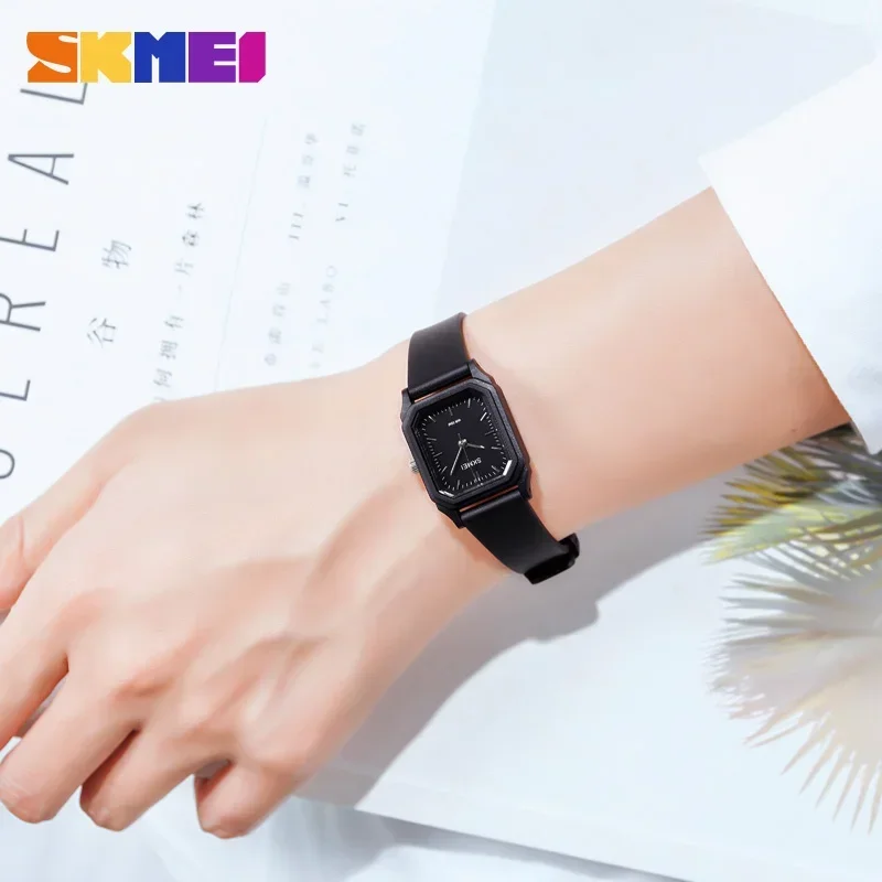 SKMEI 1651 Luxury Small Young Lady Girl Quartz Watch for Women Casual Creative Sports Waterproof Womens Wristwatches Reloj Mujer
