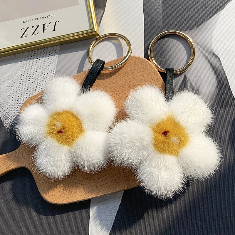 2022 New In Real Mink Fur Handmade Cute Key Chain Keychains Bag Accessory Car Keychain Gift Keyrings Gifts Flower Key Ring