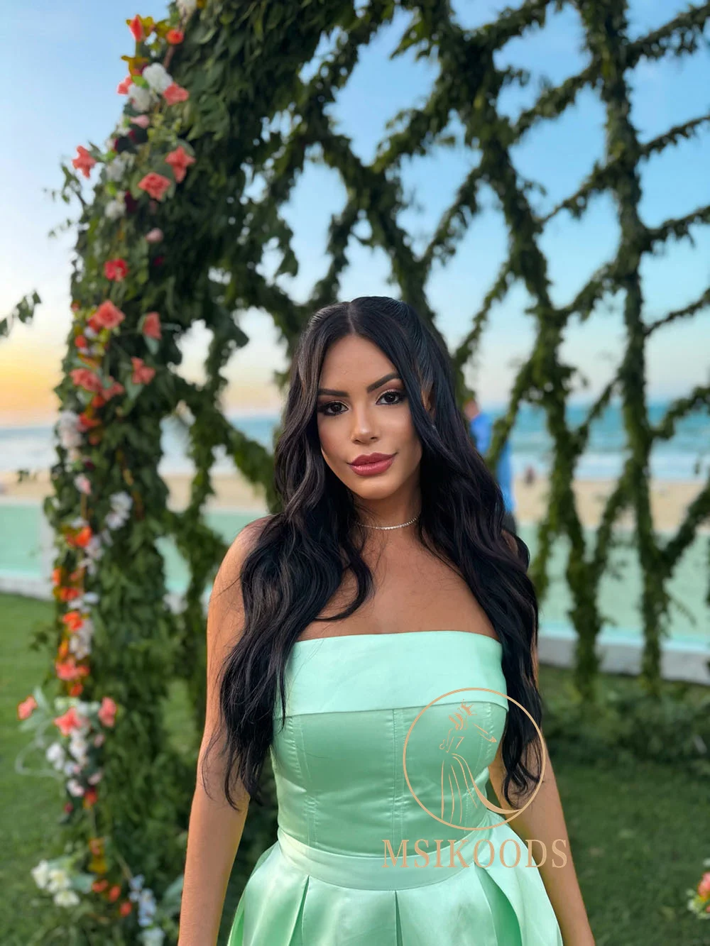 فستان سهرة ستان اخضر 2025