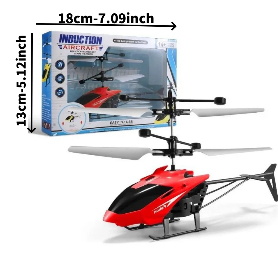 Enfant souriant tenant une télécommande, un mini drone jouet extra léger 75g vert en vol devant lui.