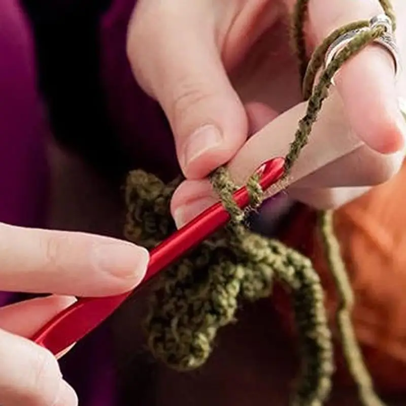 Knitting Crochet Loop Adjustable Ring Webbing Crochet Wool Knitting Finger Thimble Yarn Guide Sewing Accessory