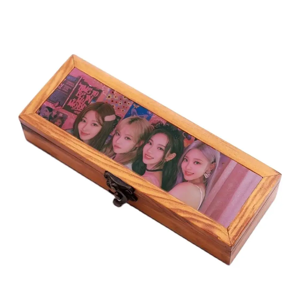 

Kpop New Album Girls Retro Vintage Vintage Wooden Buckle Pen Box KARINA GISELLE WINTER NINGNING Christmas Gift Fans Collection
