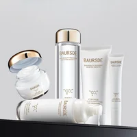 Ensemble de soins de la peau au rétinol Bosein en cinq pièces, comprenant un baume nettoyant, une eau essentielle, une crème pour les yeux, une lotion essentielle et une crème essentielle, contenant des ingrédients bénéfiques pour la peau tels que le Bosein, la niacinamide, l'extrait de Centella Asiatica, etc. Texture douce et rafraîchissante, laissant la peau hydratée et éclatante, pour un teint radieux et souple, une peau claire et hydratée, et une sensation de douceur et de tendreté. Ensemble de soins de la peau, recommandé pour offrir en cadeau, dans un coffret cadeau exquis, pour les soins quotidiens de la peau 5