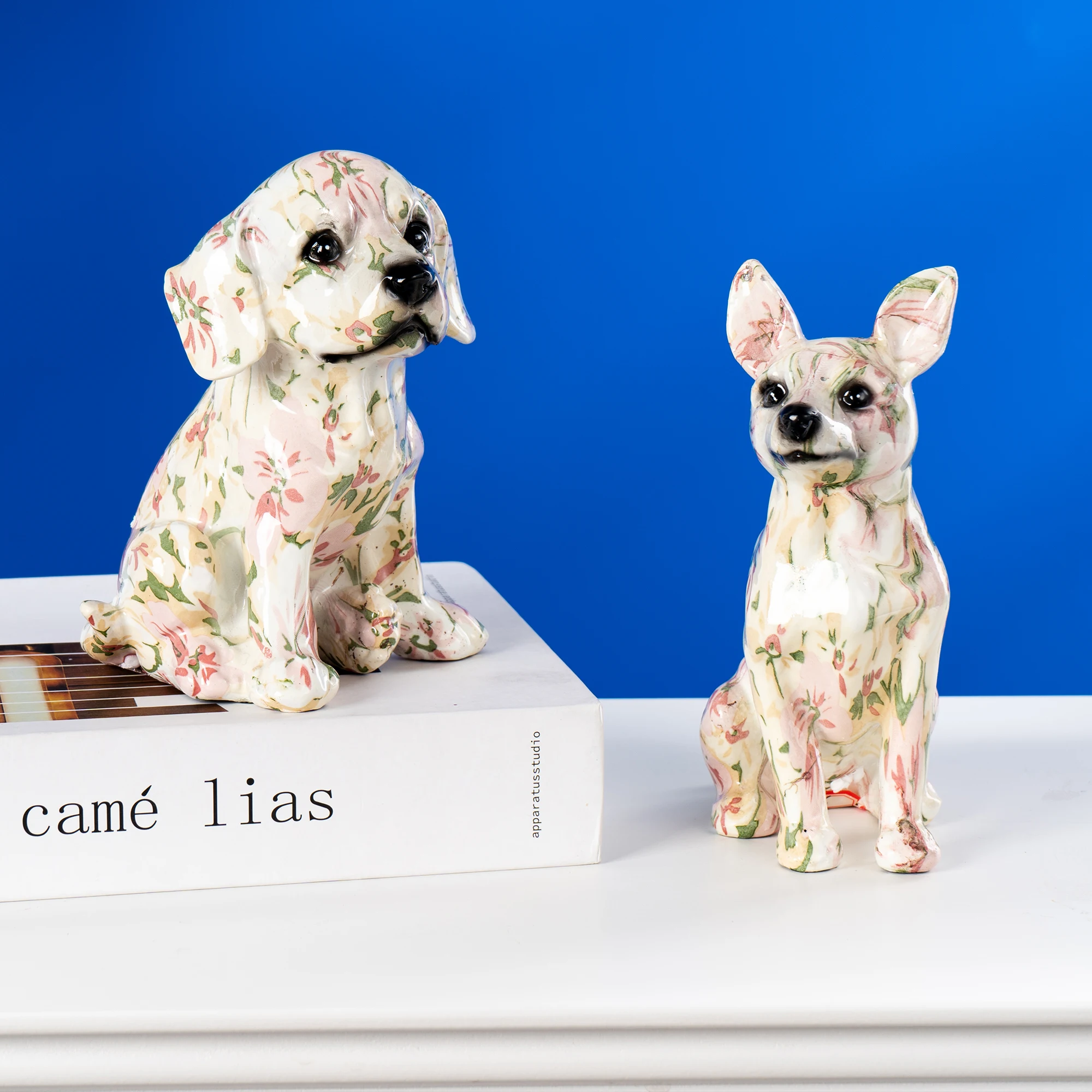 

Art Graffiti Creativity Modern Colorful Bigger Chihuahua Statue Wholesale Office Ornaments Printing Resin Dog Home Decor Crafts