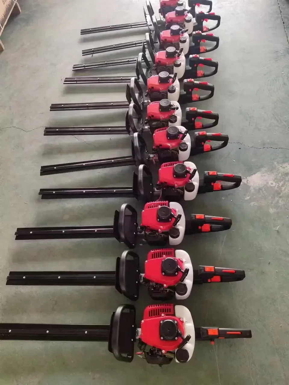 Powerful Gasoline Brush Cutter Grass Cutter Hedge Trimmer 0.7KW For Shrubs