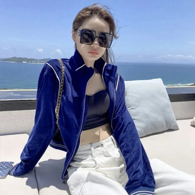 

Куртка женская облегающая однотонная на молнии с воротником-стойкой и длинными рукавами