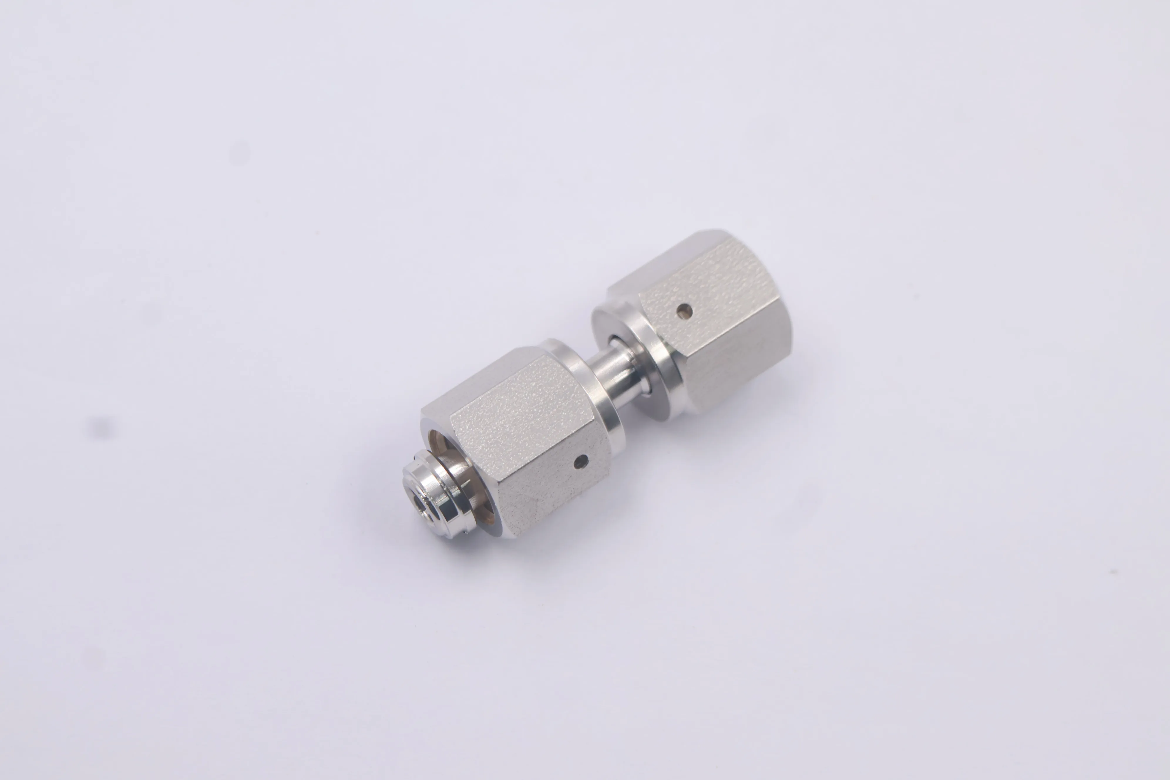 SS-4-WVCR-6-DF, 316 Stainless Steel Welded VCR Face Seal Fitting, 1/4 in. Rotating Female Union, Can Combination with Swagelok